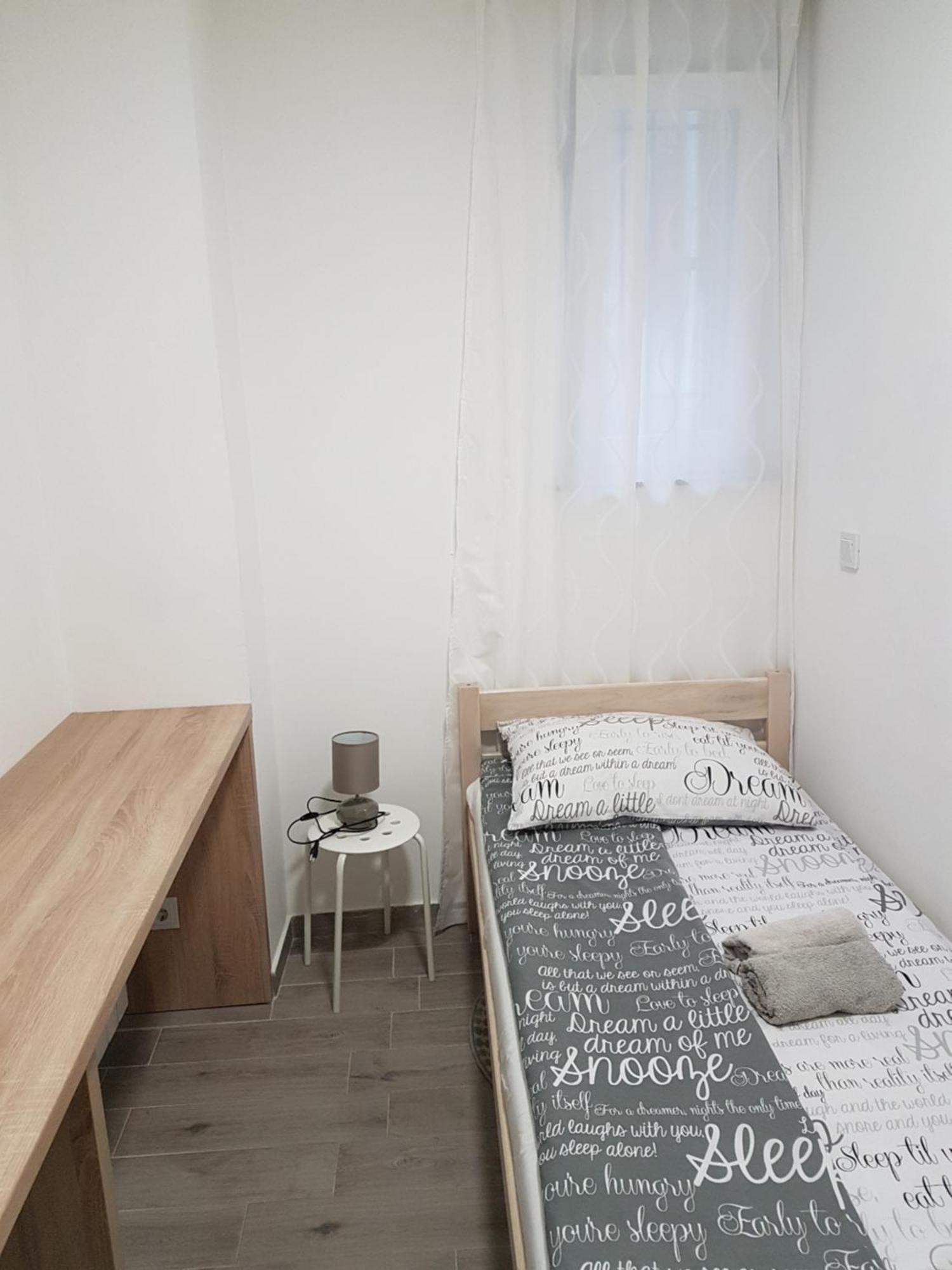 Apartments Lucky Place ซาเกร็บ ภายนอก รูปภาพ