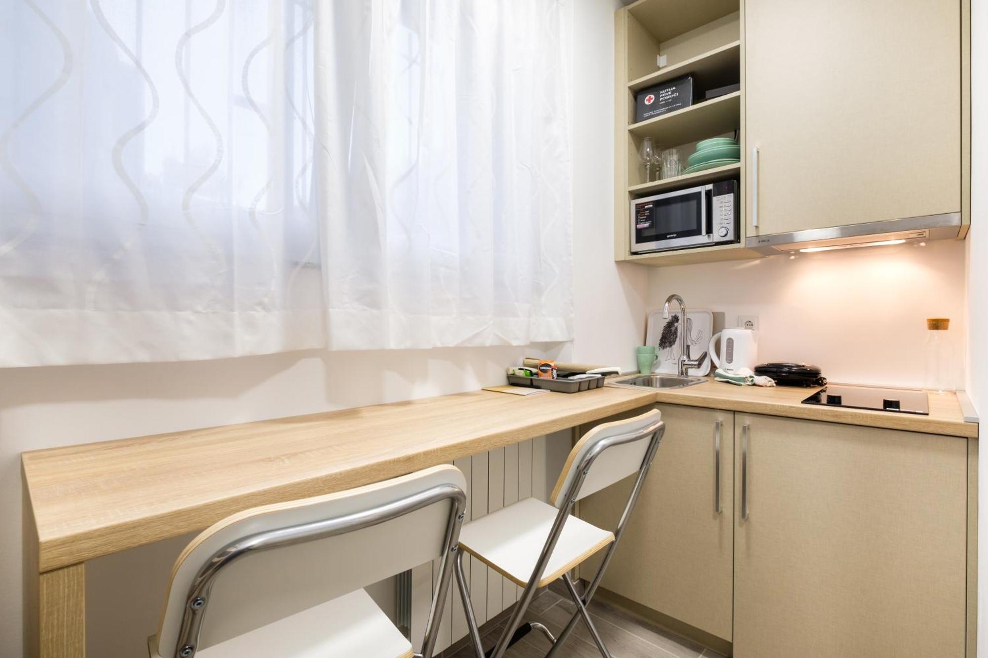 Apartments Lucky Place ซาเกร็บ ภายนอก รูปภาพ