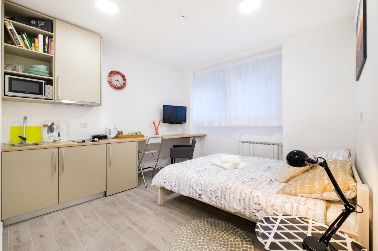 Apartments Lucky Place ซาเกร็บ ภายนอก รูปภาพ