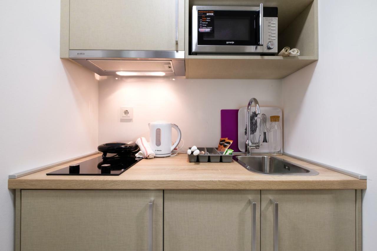 Apartments Lucky Place ซาเกร็บ ภายนอก รูปภาพ