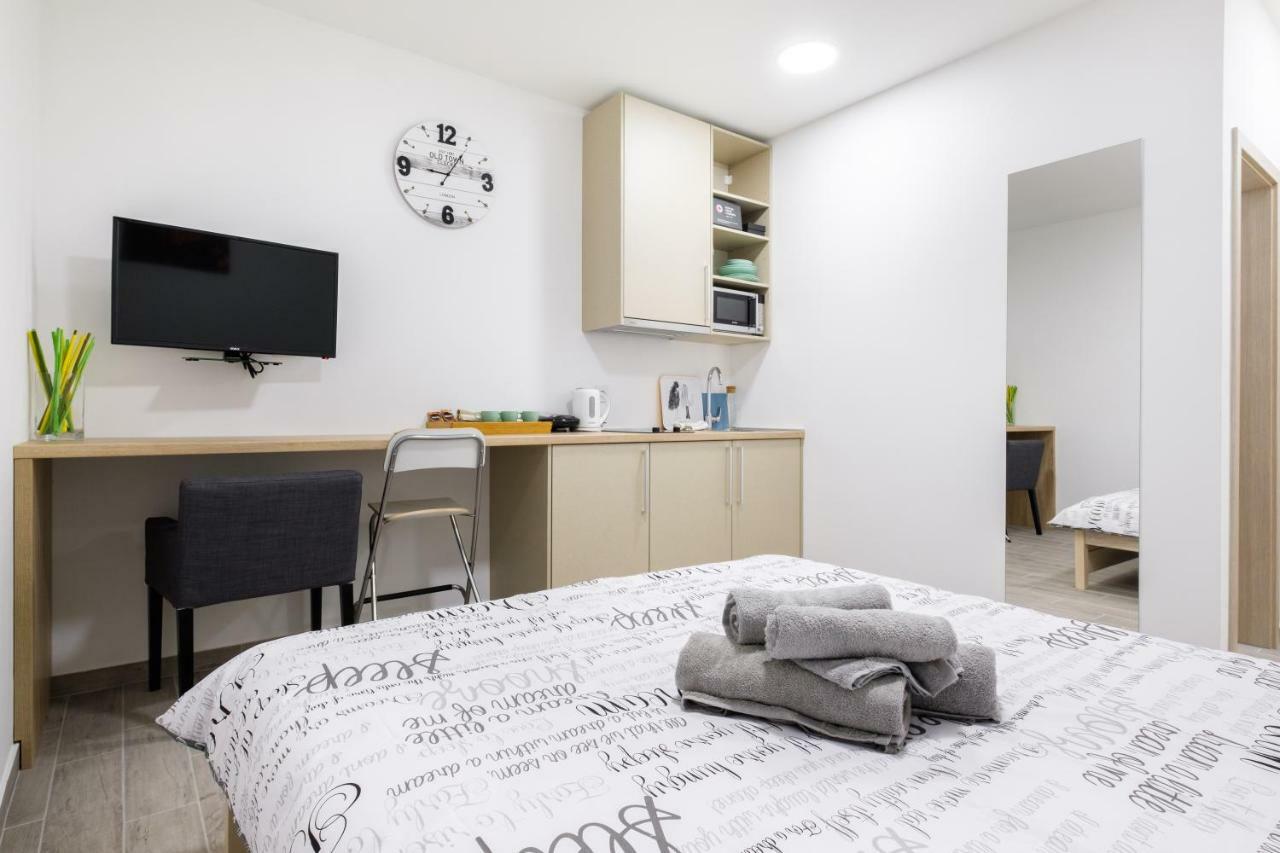 Apartments Lucky Place ซาเกร็บ ภายนอก รูปภาพ